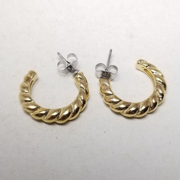Vintage Little Gold Tone Hoop Earrings, Shrimp Ribbed Spiral Design, Estate - Picture 5 of 8